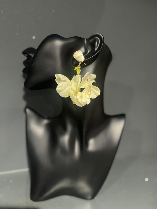 Cream White Rose Gem Flower Earring