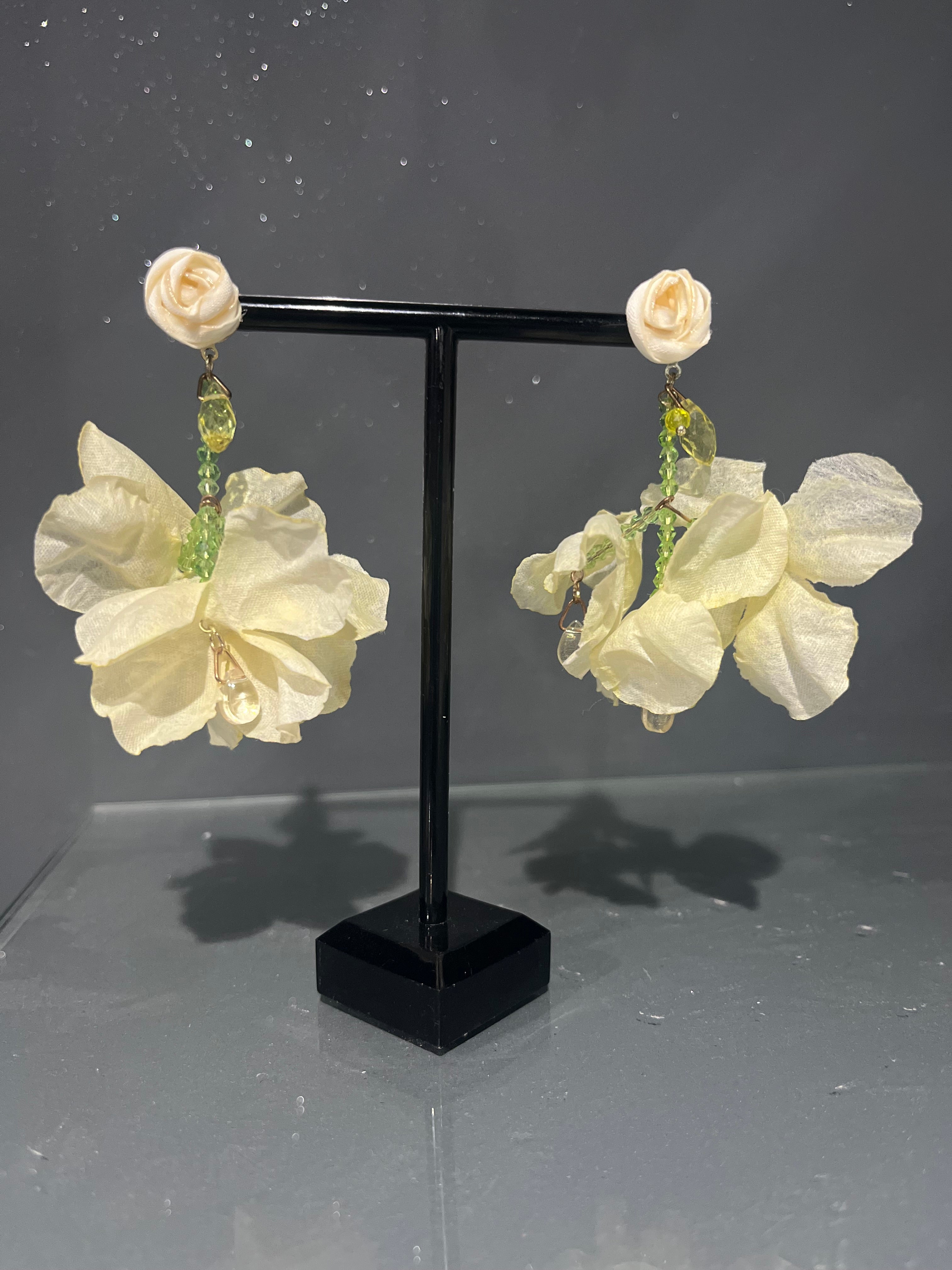 Cream White Rose Gem Flower Earring