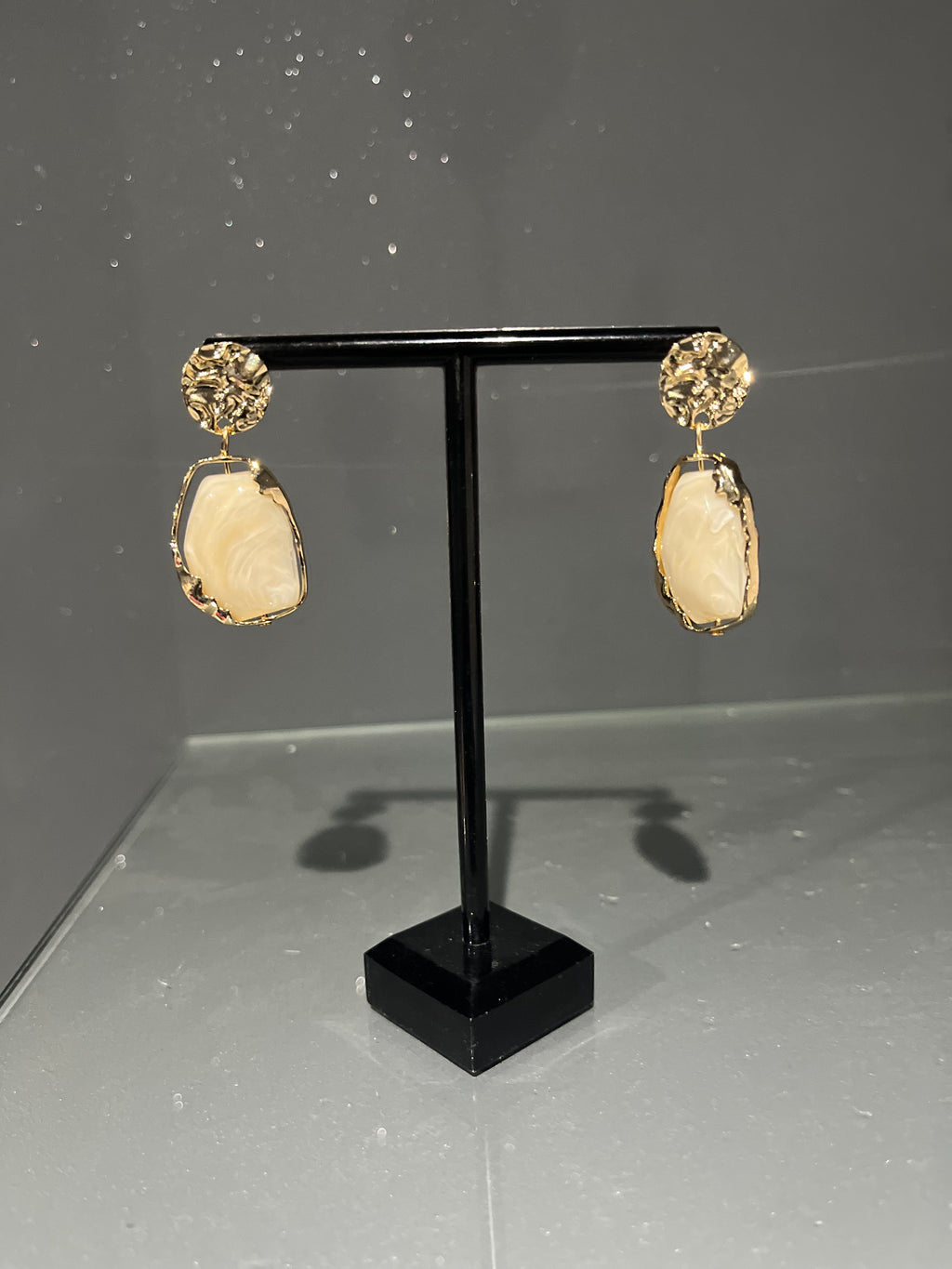 White & Gold Stud Earring