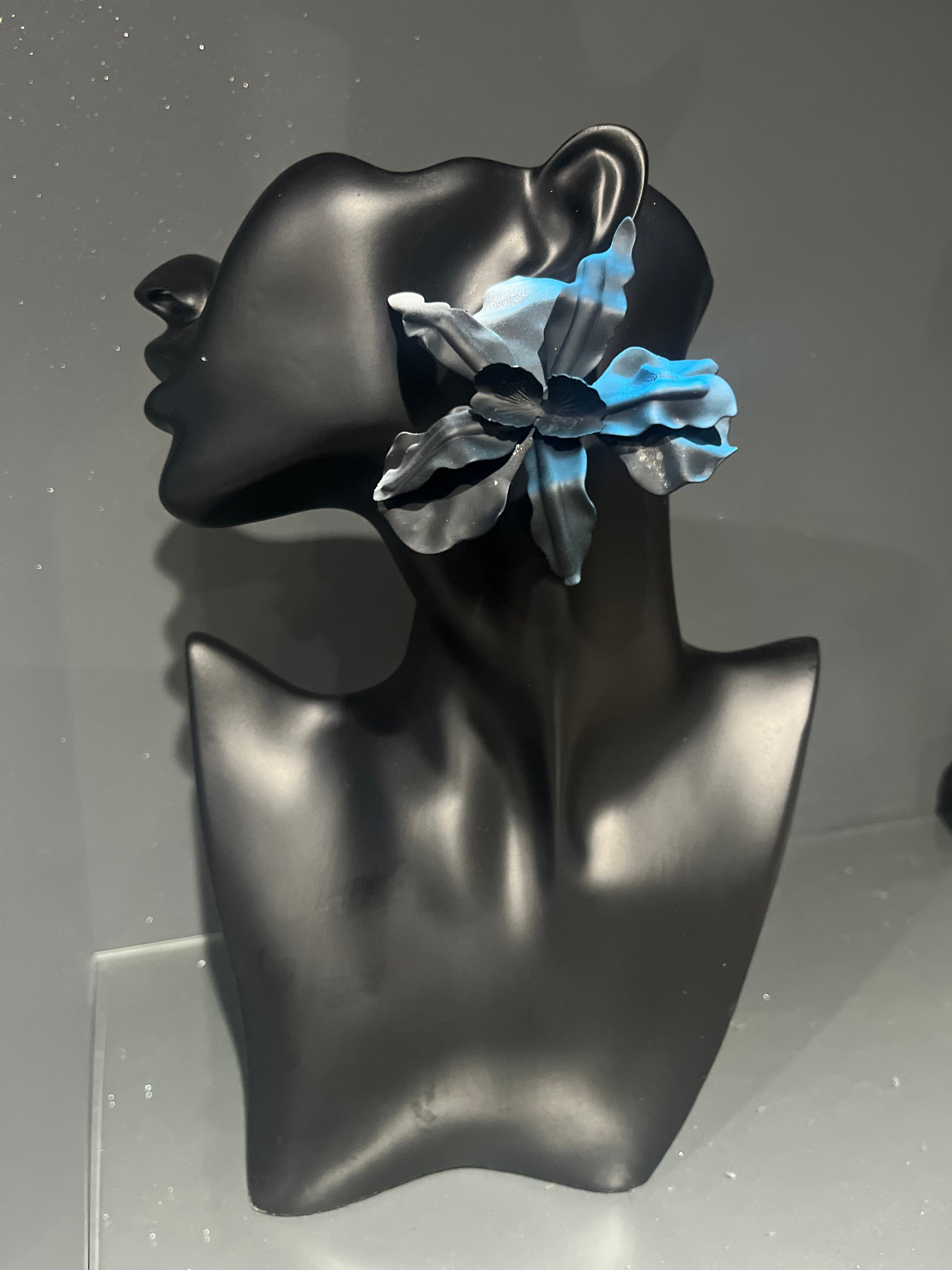 Blue & Black Flower Ombre Earring