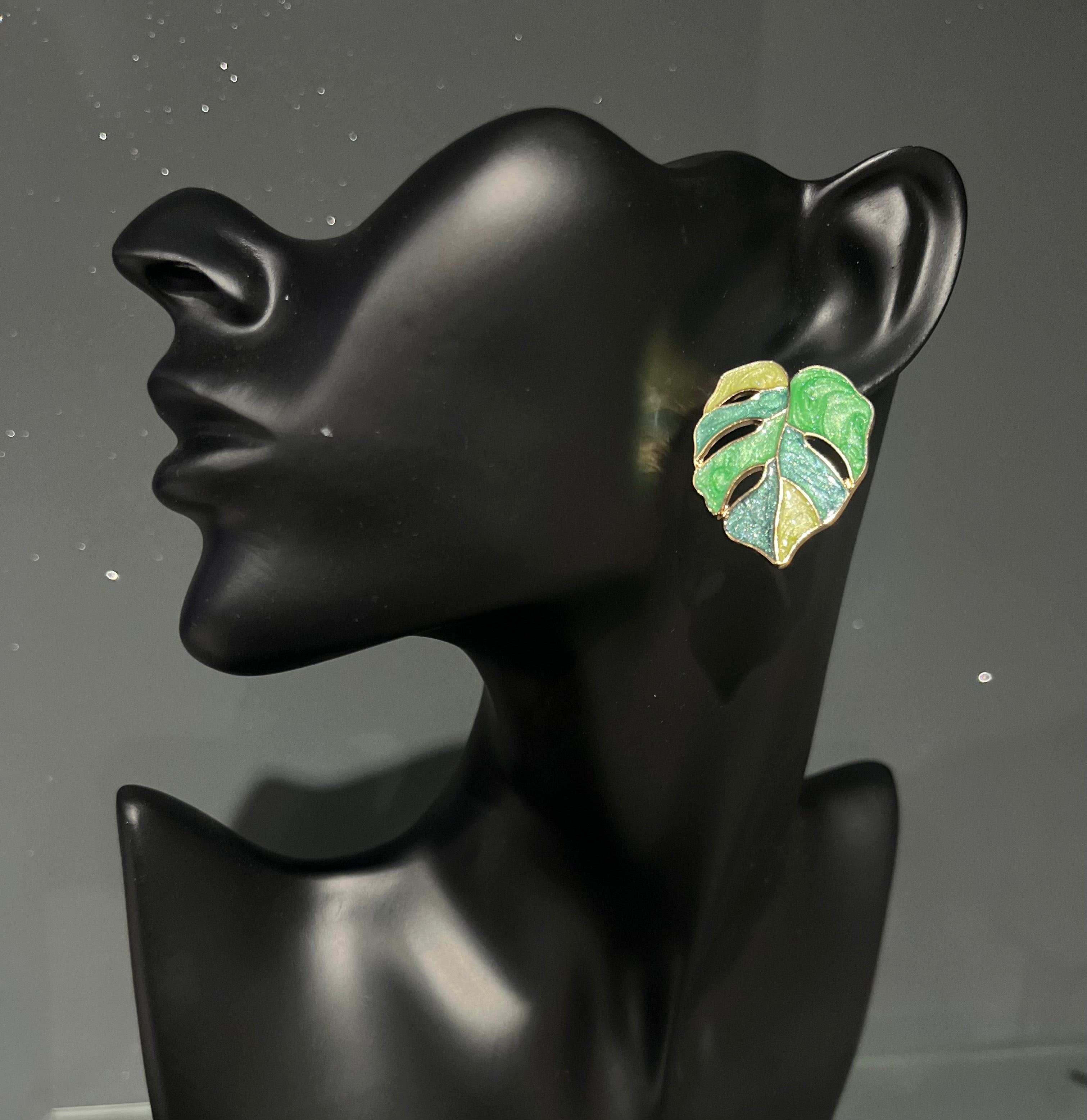Dark Green Leaf Earring