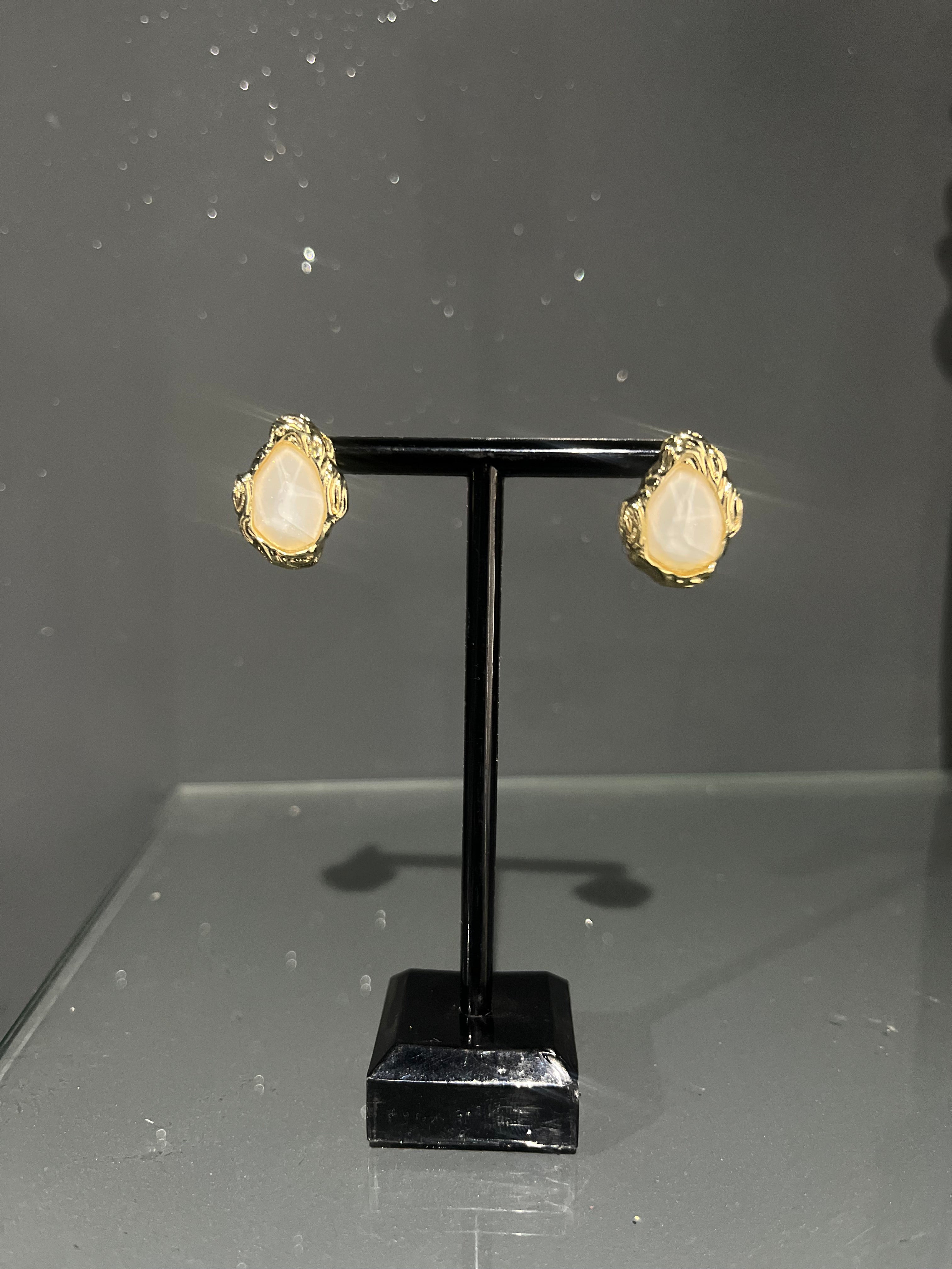 Metallic Beige & Gold Stud Earring